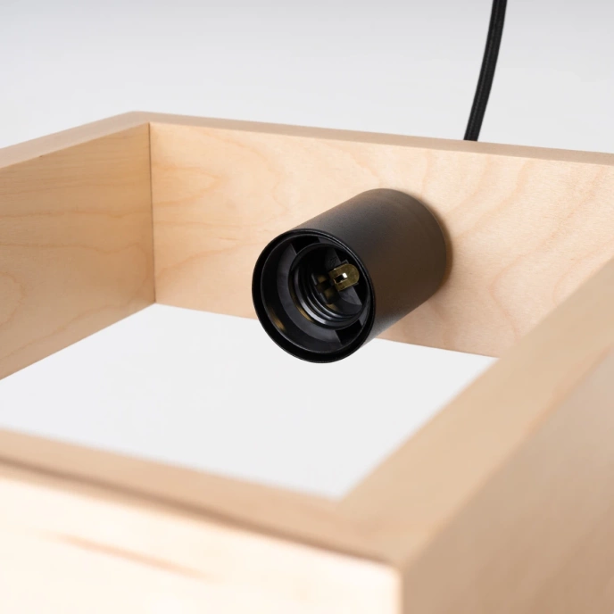 Pendellampa ARIES i naturträ