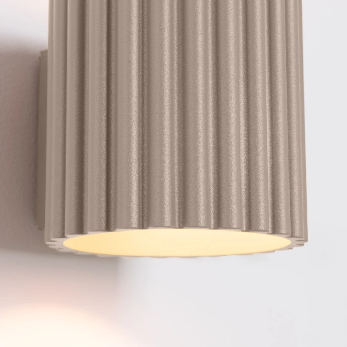 Vägglampa AURA taupe G9