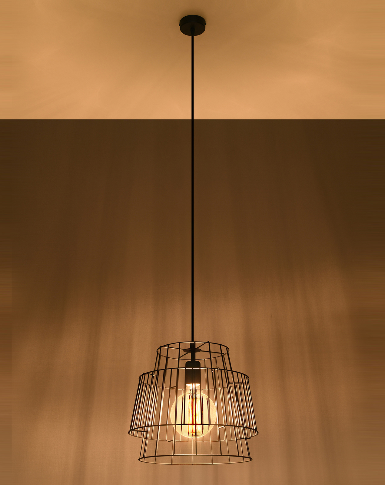 GATE taklampa svart + 1x LED-lampa E27 4000K Cold 7,5W 650lm