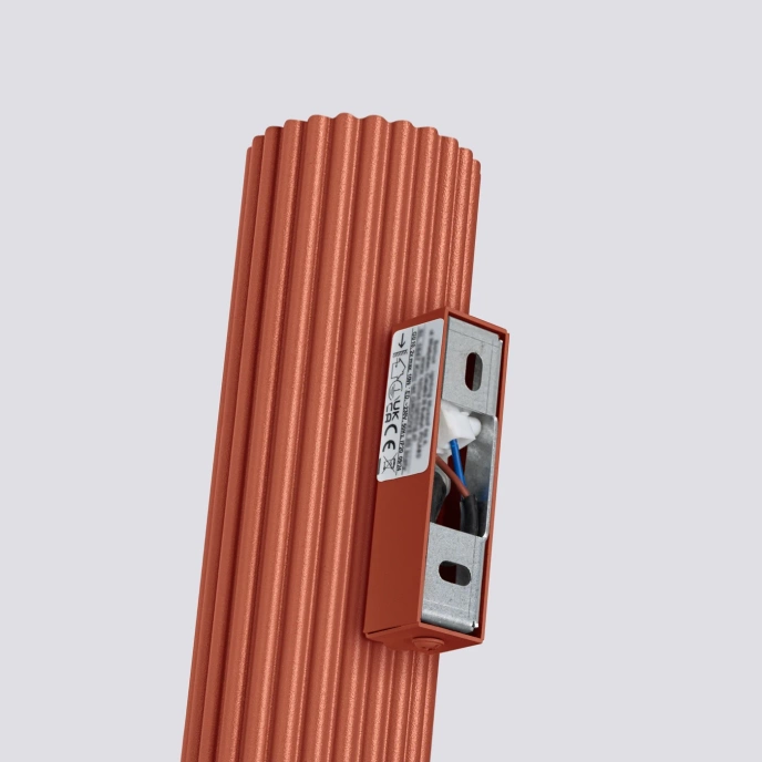 Vägglampa KARBON 20 ockraröd
