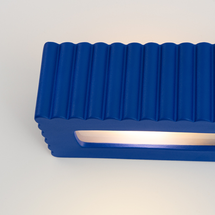 Vägglampa keramik RIGATA ultramarin