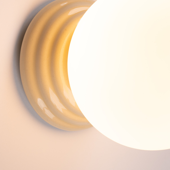 Vägglampa ZORI beige IP44