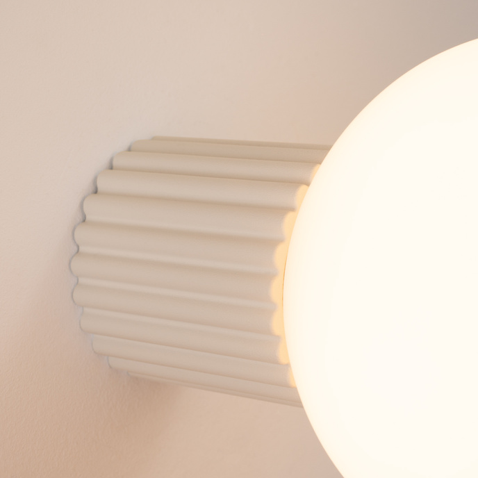 Vägglampa HALO beige IP44