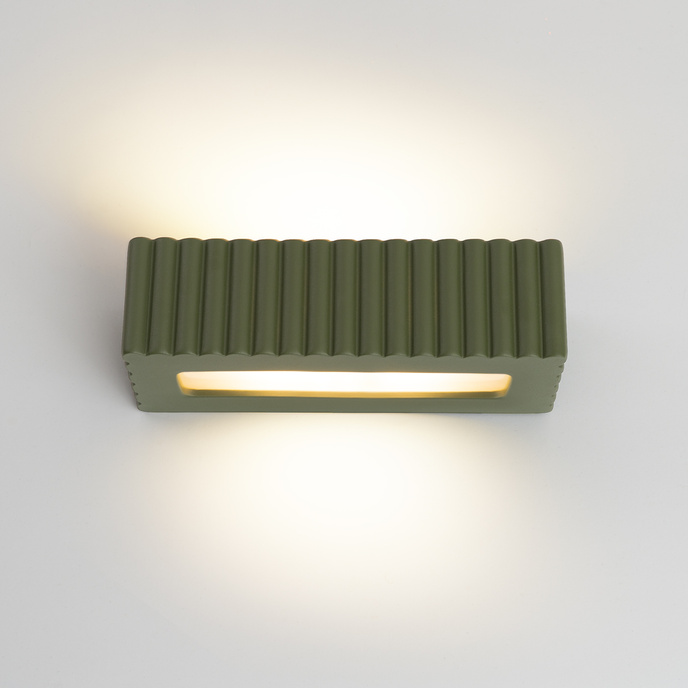 Vägglampa keramik RIGATA olivgrön