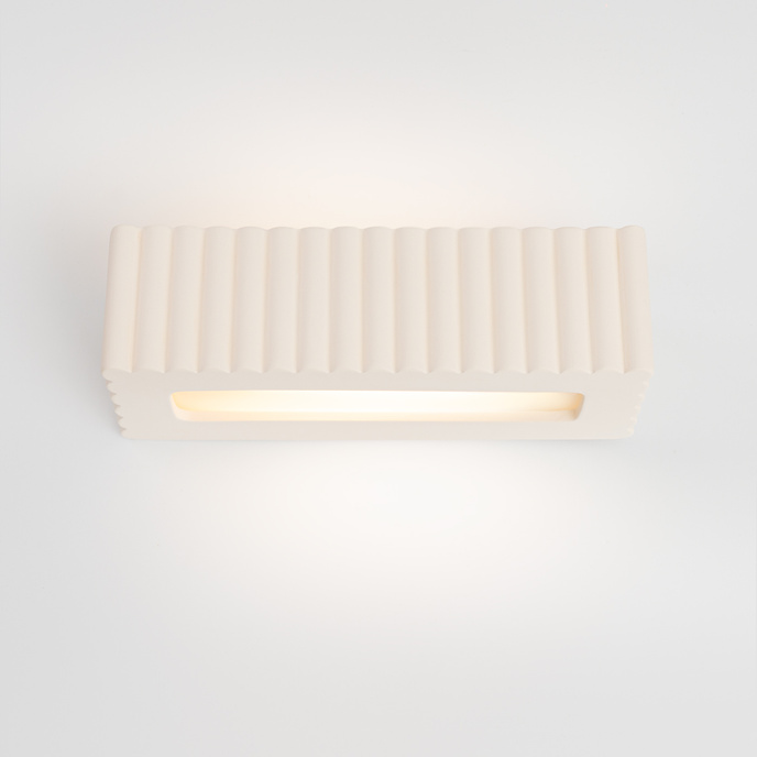 Vägglampa keramik RIGATA